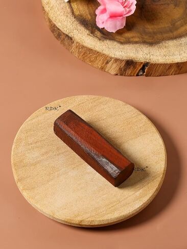 RDK® Natural Malayagiri Sandalwood (Chandan) Pata Board مع عصا خشب الصندل الأحمر والأبيض Chandan Stick لـ Puja ، Tilak ، Face (لوح واحد مع عصيتين) مقاس 5 بوصات in Saudi Arabia