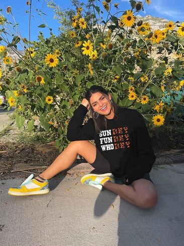 لعبة Day Dayshirt للنساء Sundey Fundey Sweetshirt موسم كرة القدم Pullover Long Sleeve Crewneck قمم غير رسمية in Kuwait