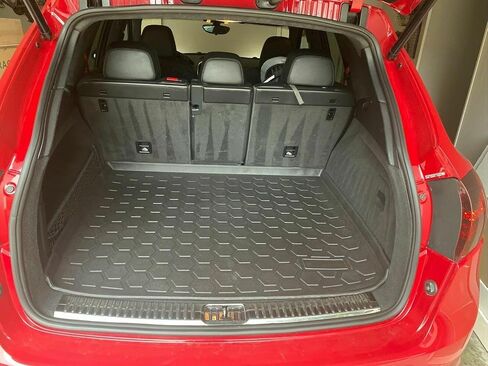 Cargo Liner - Trunk Mat for Porsche Cayenne 2011-2018 – Weather-Resistant Trunk Mats for Cars with Raised Lip – Non-Slip Car Trunk Mat Rubber – Easy to Install – Laser Pre-Cut Design in Saudi Arabia