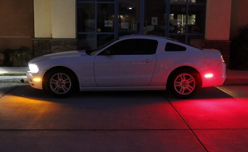 عدسة IJdmtoy المدخنة ذات الدخان الأبيض/الأحمر الكامل لعلامة LED KIT متوافقة مع 2010-14 Ford Mustang ، مدعوم من إجمالي 144-SMD LED ، استبدل مصابيح Sidemarker OEM in Saudi Arabia