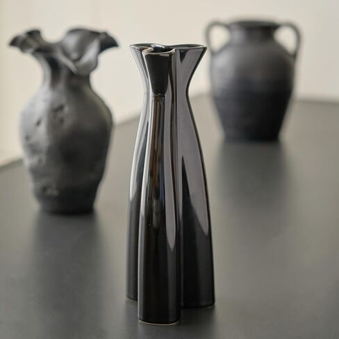 Wild Works Gilda Triangle Ceramic Vase ، المزهريات السوداء ، 10.6 '' HARD TALL HARTIQUE FLOWER ROOM in Saudi Arabia