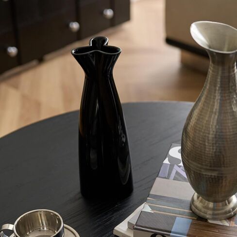 Wild Works Gilda Triangle Ceramic Vase ، المزهريات السوداء ، 10.6 '' HARD TALL HARTIQUE FLOWER ROOM in Saudi Arabia