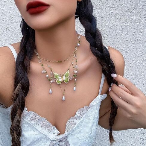 Multiple Layering Butterfly Y2k Necklace for Women,Vintage Pearl Link Chain Choker Necklace Chunky Insect Pendant Necklace Jewelry Accessories in Saudi Arabia