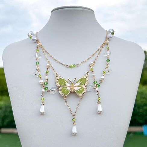 Multiple Layering Butterfly Y2k Necklace for Women,Vintage Pearl Link Chain Choker Necklace Chunky Insect Pendant Necklace Jewelry Accessories in Saudi Arabia