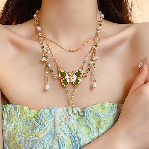 Multiple Layering Butterfly Y2k Necklace for Women,Vintage Pearl Link Chain Choker Necklace Chunky Insect Pendant Necklace Jewelry Accessories in Saudi Arabia