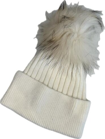 بواسطة LOOWIE BEANIE WHITE CABLE HAT WIITH الفراء اللمسات البيضاء من اللون الأسود والجمال في بوم بوم in Saudi Arabia