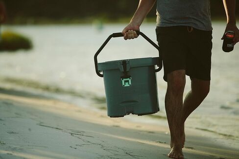 Kula by Bote Hard Shell Magnepod متوافق مع مقبض سفر تبرد مقبض المطاط الإغلاق Gatorshell البناء القوي عزل قوي 5 جالون مقعد الصيد المحمول ألوان متعددة in Saudi Arabia