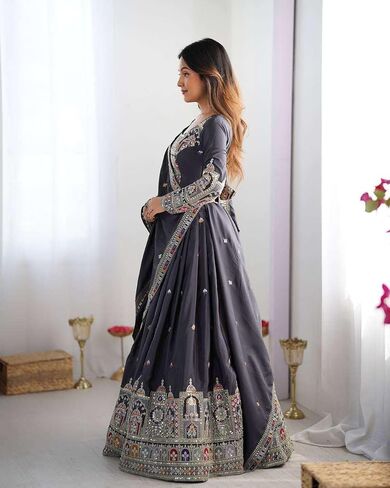 undie store تسلسل الحرير الكريب للسيدات و Zari العمل Rajsthani Lehenga Choli مع DuPatta in Saudi Arabia