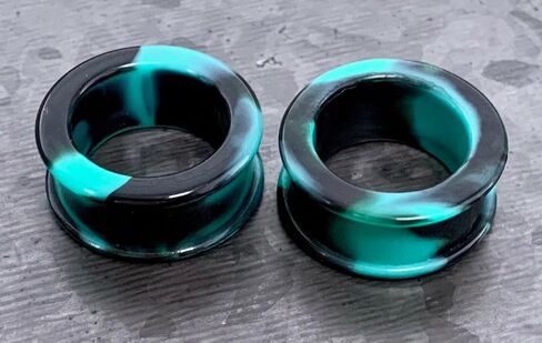 زوج من Teal & Black Combliv Galaxy Silicone Double Flare Tunnel - مقاييس المقابس - مجوهرات الجسم in Saudi Arabia
