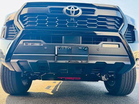لوحة انزلاقية مخصصة ، متوافقة مع تويوتا تاكوما 2024-2026 2WD و 4WD - تناسب النماذج الهجينة فقط. سهولة الوصول إلى مرشح الزيت ، الأسود مع شعار أحمر ، لا يوجد عضو متقاطع مطلوب للتثبيت. in Saudi Arabia