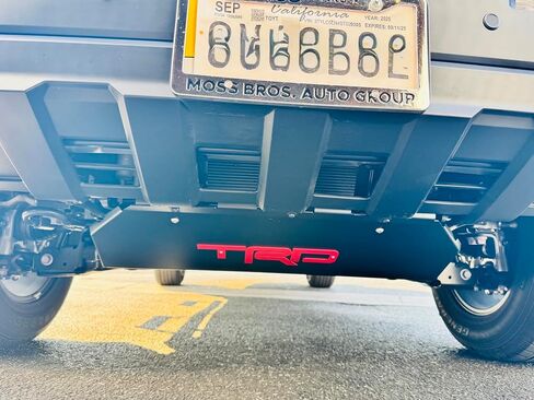 لوحة انزلاقية مخصصة ، متوافقة مع تويوتا تاكوما 2024-2026 2WD و 4WD - تناسب النماذج الهجينة فقط. سهولة الوصول إلى مرشح الزيت ، الأسود مع شعار أحمر ، لا يوجد عضو متقاطع مطلوب للتثبيت. in Saudi Arabia