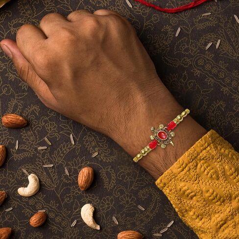 مجموعة Rakhi التقليدية من 3 لراخشا بانهان - خيوط مصممة راخي التي تضم الطاووس والسلحفاة ورودراكشا - حزمة هدايا احتفالية مصنوعة يدويًا in Saudi Arabia