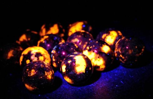 HQRP 1PC 16mm Yooperlite Syenite Sphere Glowing Under UV Natural Sodalite Rich Clast w/Nepheline Pegmatite Polished Gemstone Crystal Mineral Ball - China in Saudi Arabia