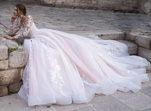 Women's Long Sleeve Wedding Dresses for Bride 2025 Lace Appliques Petite Plus Size Bridal Gowns in Saudi Arabia