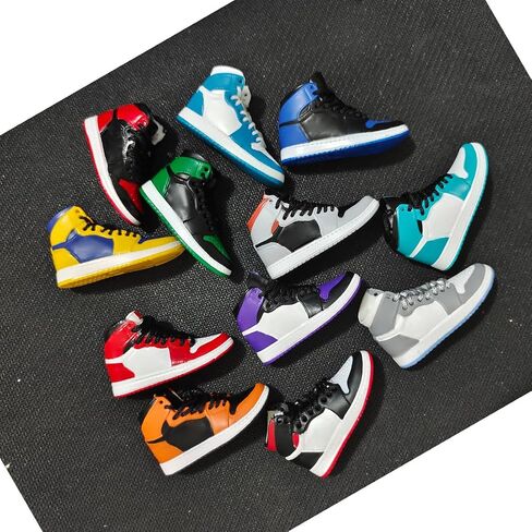 3D Wall Clock with 12 Mini Shoe Models, Decorative Sneaker Clock Basketball Shoe Clocks Gift for Boys & Girls Friends (Black-12) in Saudi Arabia