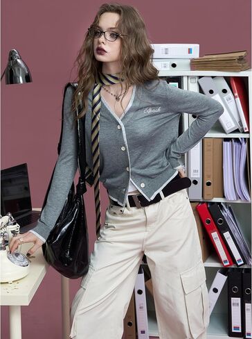Cardigans Womens-Down-Down Cardigans متماسكة سترات على تباين الألوان الخفيفة الوزن in Kuwait