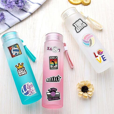 100pcs ملصقات رياضية لكرة القدم لزجاجة ماء ، هدية كرة قدم بارد فينيل مقاوم للماء للأطفال في سن المراهقة صبي البالغين البالغين. in Kuwait