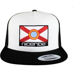 للجنسين البالغين شقة in Kuwait