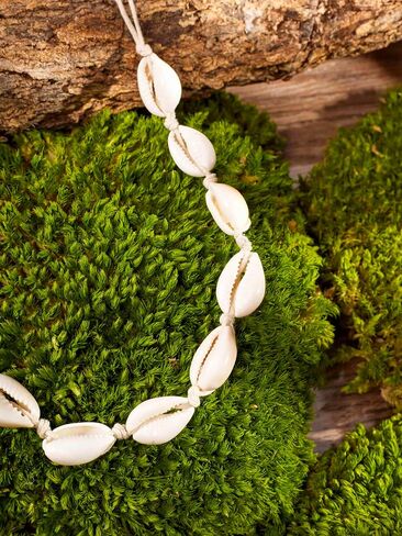 MINACHI Bohemian Cowrie Shell Choker Necklace, White Cord, Boho Summer Beach Shell Jewelry Gift for Women in Saudi Arabia