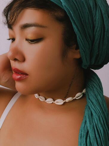 MINACHI Bohemian Cowrie Shell Choker Necklace, White Cord, Boho Summer Beach Shell Jewelry Gift for Women in Saudi Arabia