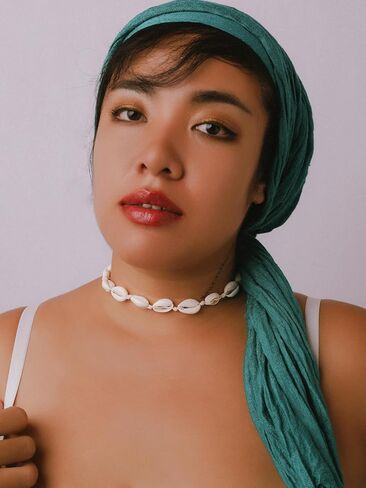MINACHI Bohemian Cowrie Shell Choker Necklace, White Cord, Boho Summer Beach Shell Jewelry Gift for Women in Saudi Arabia