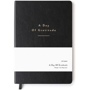 Mål Paper Daily Gratitude Journal - غلاف مقوى من جلد البولي يوريثان الأسود | دفتر يومي غير مؤرخ لمدة 6 أشهر | التأكيدات والاقتباسات والنوايا والتأمل ليلا ونهارا | لمسة نهائية يدوية، هدية فريدة للرجال والنساء in Kuwait