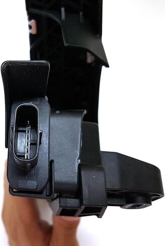 Hyundai Genuine OEM Sploy Accel Brake Pedal لـ 15 16 17 18 Genesis G80 Sport in Saudi Arabia