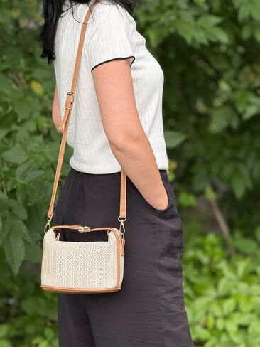 Modern Women’s Straw Crossbody Bag – Woven Summer Handbag with Long Strap, Trendy Boho Style, Lightweight Purse with Faux Leather Details, Casual Chic Shoulder Bag for Beach or City Outfits in Saudi Arabia