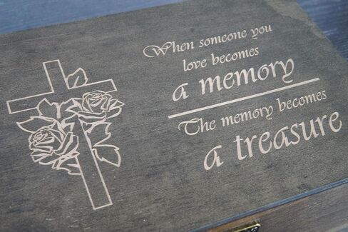 صندوق ذاكرة الحيوانات الأليفة المحفورة - صندوق تذكار خشبي للكلب أو التذكر - هدية فقدان الحيوانات الأليفة - الحجم المتوسط ​​- الانتهاء من الجوز المظلم - 8.5 × 6 × 3 في in Kuwait