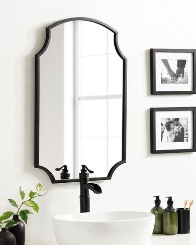مرآة Kate and Laurel Carlow الحديثة ذات الصدفي، مقاس 20 × 30، فضية، مرآة حائط مزخرفة براقة ومعاصرة مع زوايا صدفية وحواف مستديرة in Saudi Arabia