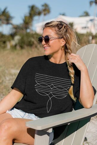 قمصان غربية للنساء بتمهيد التطريز قميص Rodeo خمر Tshirt كبير الحجم بوهو موسيقى الريف قصيرة الأكمام. in Kuwait