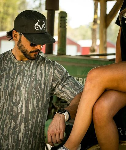 Realtree Camo Rope Hat - حافة مسطحة قابلة للتعديل ، قبعة خارجية خفيفة الوزن للصيد وصيد الأسماك وركوب القوارب in Saudi Arabia