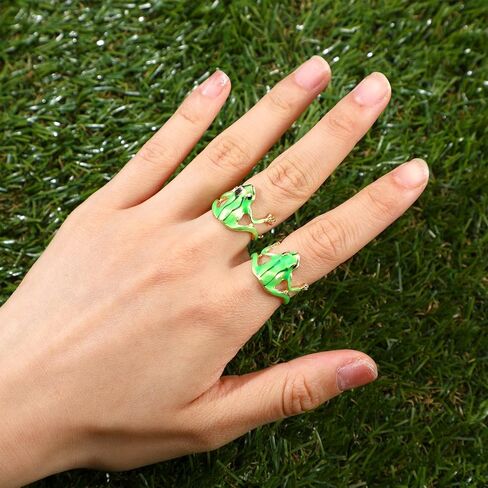 HJZHI 4PCS Tree Frog Rings Set, Adjustable Tree Frog Jewelry Funny Green Frogs Ring Open Frogs Shaped Finger Ring Ear Clip Funny Animal Rings for Women Vintage Punk Style Gift in Kuwait
