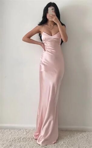 Long Satin Bridesmaid Dresses Spaghetti Straps V-Neck Mermaid Formal Evening Gowns in Saudi Arabia