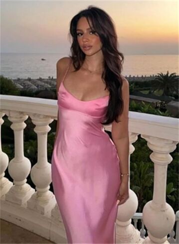 Long Satin Bridesmaid Dresses Spaghetti Straps V-Neck Mermaid Formal Evening Gowns in Saudi Arabia