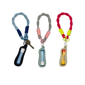 سلسلة مفاتيح 2-in-1 للشفاه مع حزام معصم-يناسب معظم مسكنات الشفاه ، مثالية للتنقل-SkyBlue العميق in Kuwait