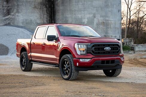 Rough Country 2 "Lift Kit W/N3 Struts & Shocks for 21-25 Ford F-150 4WD-57131 in Saudi Arabia