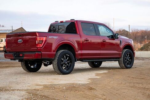 Rough Country 2 "Lift Kit W/N3 Struts & Shocks for 21-25 Ford F-150 4WD-57131 in Saudi Arabia