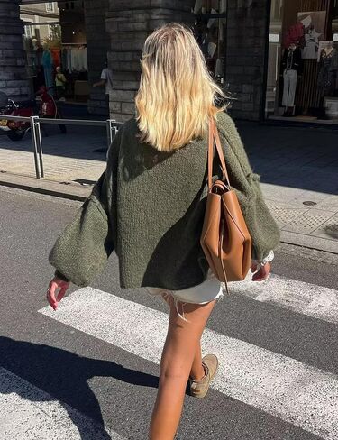 Women's Oversized Crewneck Fall Sweaters for Women 2025 Long Sleeve Fuzzy Knit Chunky Pullover Sweater in Saudi Arabia