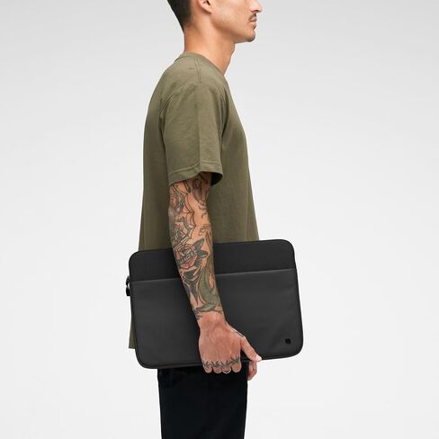 incase A.R.C. غلاف مع polyester 100 ٪ معاد تدويره - 15 "و 16" Macbook/Labad & iPad/جهاز الكمبيوتر اللوحي - بطانة فرو فو ، سحاب خارجي - in Kuwait
