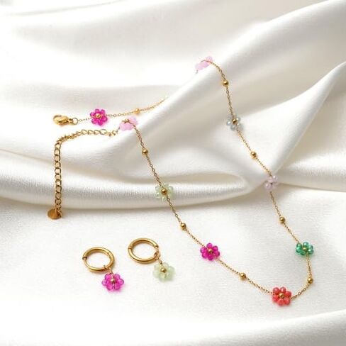 Daisy Pearl Necklace Bracelet Earring three piece set, Dainty Pearl Choker Jewelry for Women as Flower Necklace set Gift, 14K Gold Plated Stainless Steel Gold Necklace set as Birthday Gifts for Her Daisy Costume Gift in Saudi Arabia