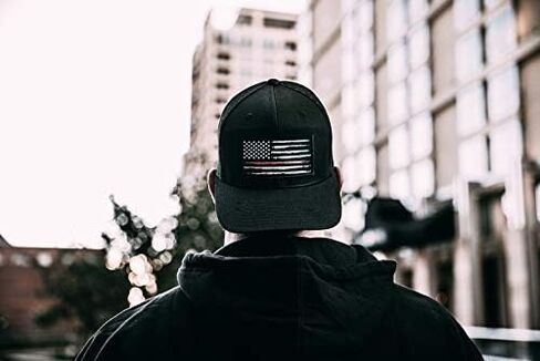 الولايات المتحدة الأمريكية العلم Flexfit Cap | مصنوعة من تصميم المواد الوطنية | جميع المناسبات الداخلية والخارجية in Saudi Arabia