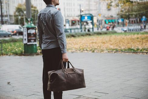 حقيبة سفر جوستي جلد in Kuwait