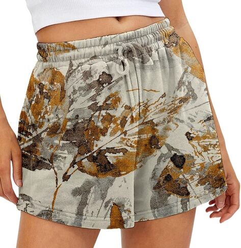 شورتات كامو نساء مريحات للعرق نساء مع ورقة القيقب طباعة ملهمة رياضية ناعمة مع جيوب in Kuwait