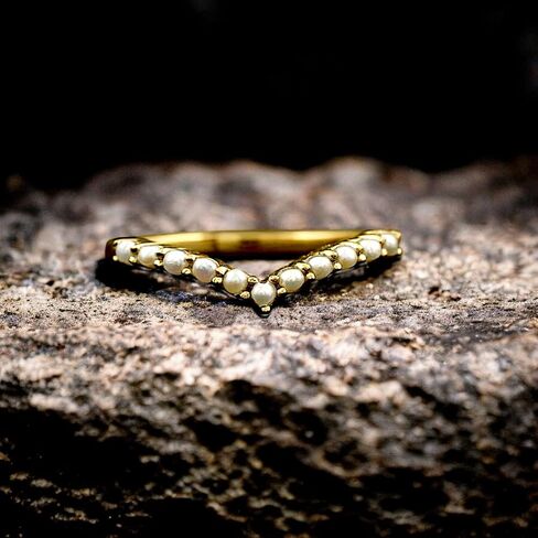 Gold V Shape Pearl Conging Ring for Women - Dainty Chevron Band ، خاتم الزفاف الأنيق البسيط ، خاتم الوعد ، هدية وصيفات الشرف ، مجوهرات طراز عتيقة in Saudi Arabia