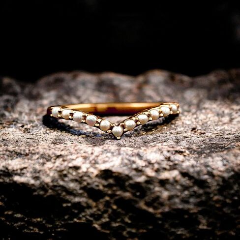 Gold V Shape Pearl Conging Ring for Women - Dainty Chevron Band ، خاتم الزفاف الأنيق البسيط ، خاتم الوعد ، هدية وصيفات الشرف ، مجوهرات طراز عتيقة in Saudi Arabia
