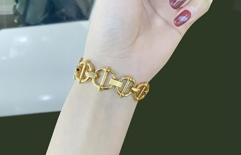 Gosasa Women's Fashion Fashion Watch Square Gold Quartz Watch منحوتة شعار الرومانية الشعار الشعار مراقبة الكوارتز عتيقة in Kuwait