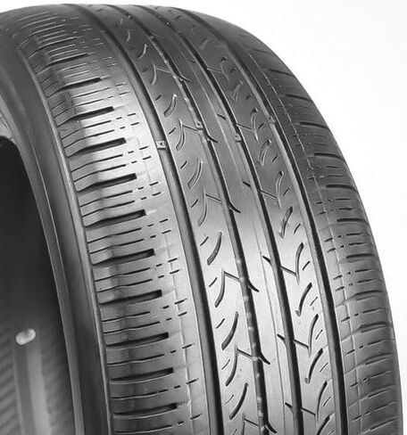 Kumho Solus KH25 All-Season Tire - P215/55R17 93V in Saudi Arabia