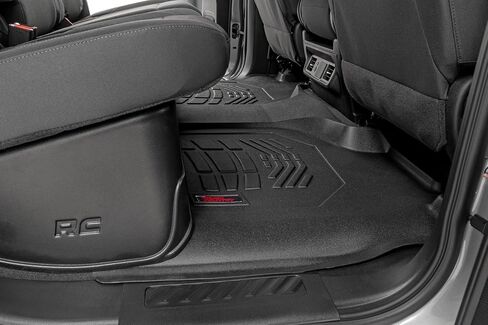 حصيرة أرضية مؤكدة من أجل تشيفي سيلفرادو و GMC Sierra 1500/2500HD/3500HD (2019-2025) CREW CAB مع مقاعد دلو ، مجموعة أمامية وخلفية in Saudi Arabia
