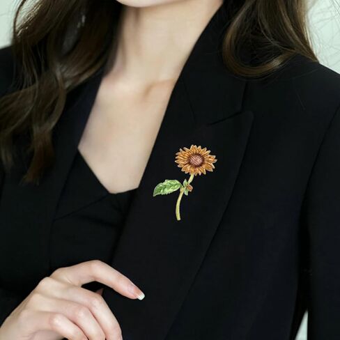 Sunflower Brooch Pins for Women Elegant Rhinestones Pin Ladies Cute Sunflower Daisy Crystal Brooches Clothing Accessory in Saudi Arabia